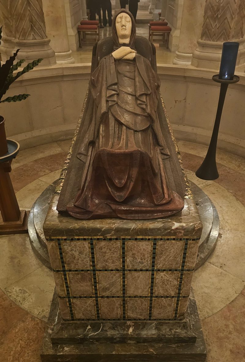 Effigy of the sleeping Mary in the Dormition Abbey crypt