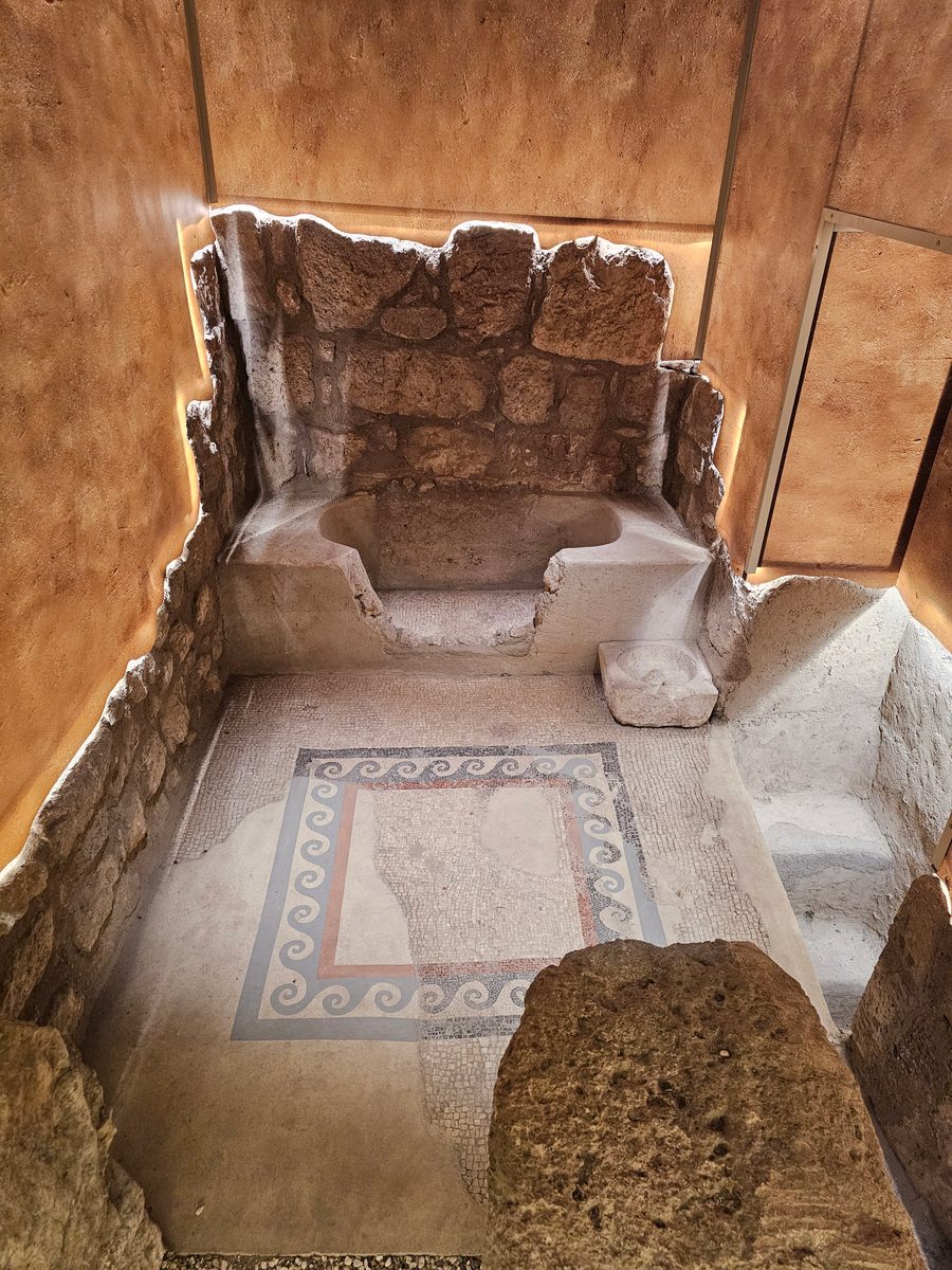 Inside the Herodian Quarter mansions