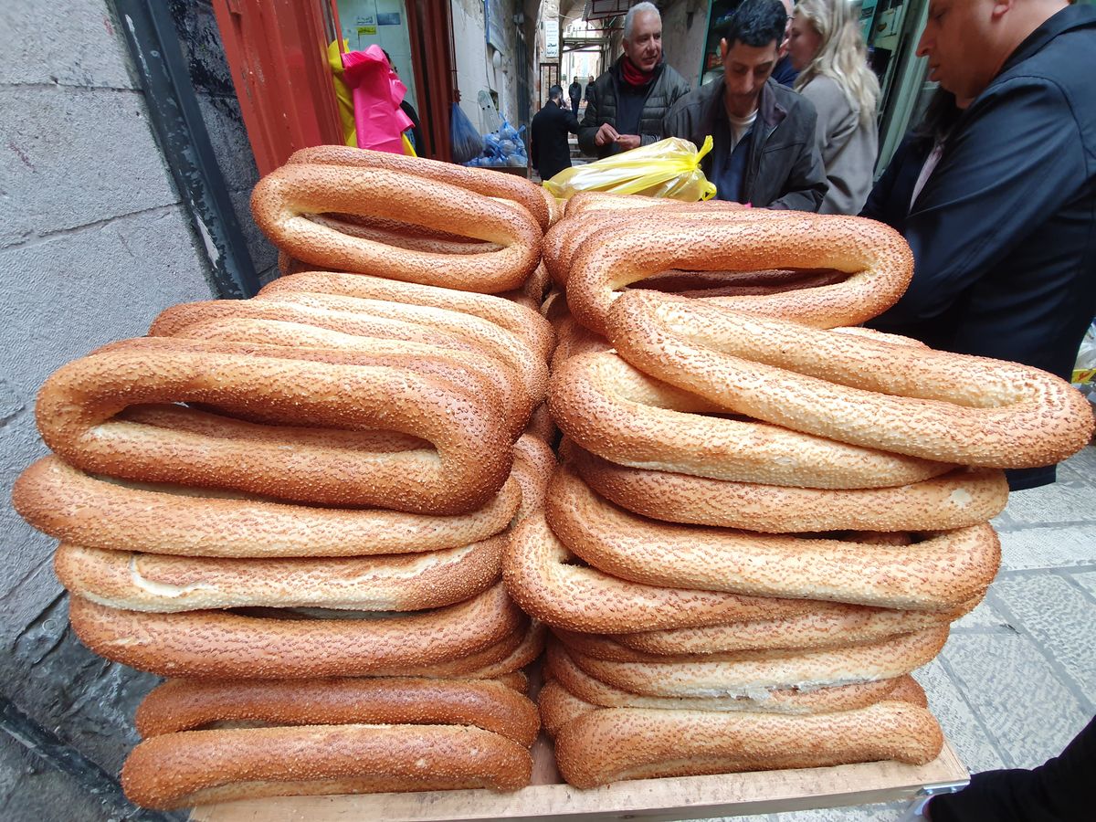 Fresh bread in the markets of the Muslim Quarter
