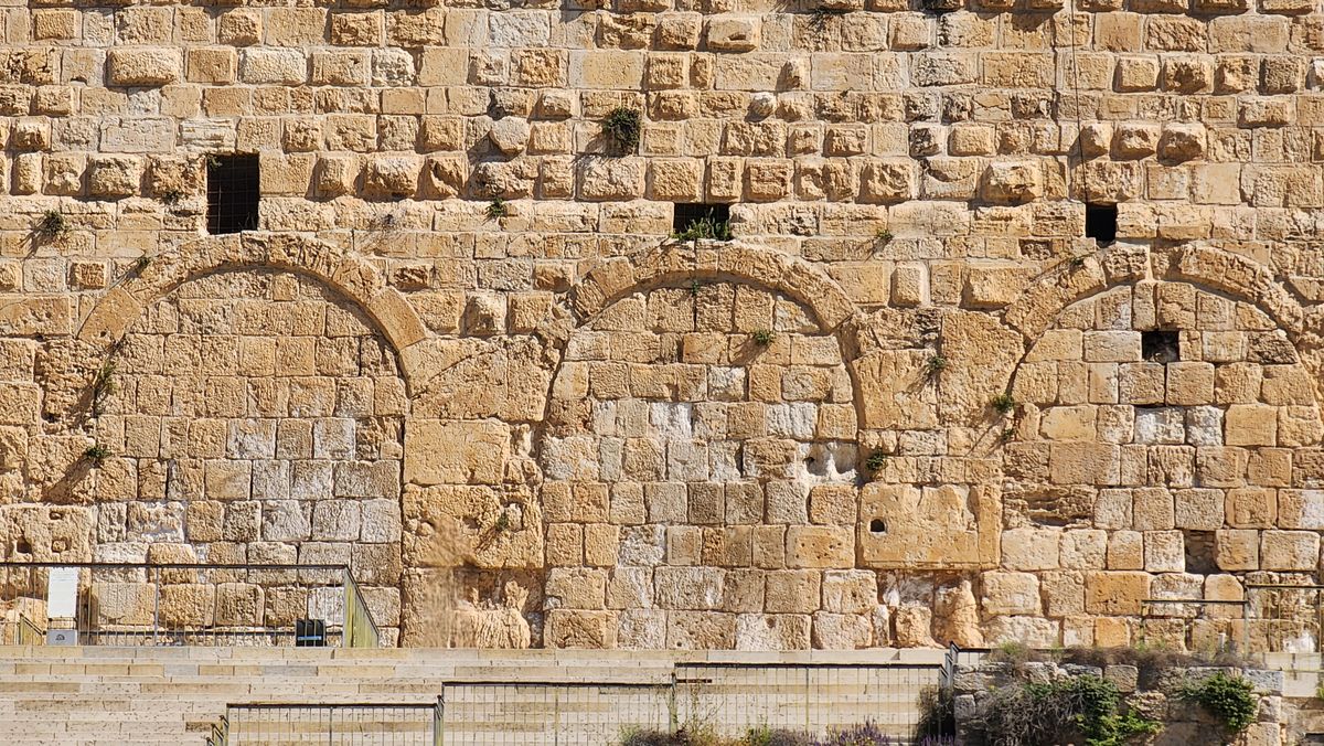 The sealed Triple Gate (Hulda Gate) in the southern wall